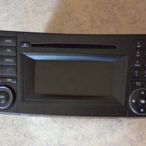 Auto radio d'origine Mercedes W211 réf: A2118706294 / 211 870 62 94
