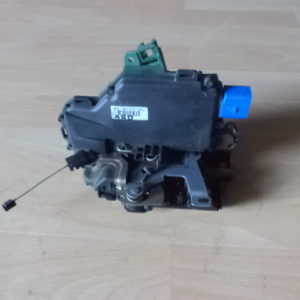 SERRURE DE PORTE AVANT DROIT SEAT IBIZA / SKODA FABIA / POLO N9 REF: 3B1837016BQ