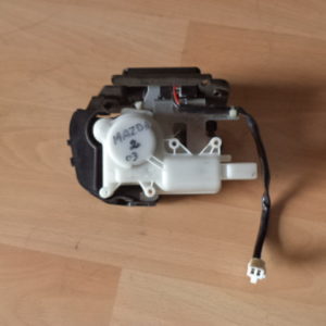 SERRURE DE PORTE ARRIERE ELECTRIQUE POUR MAZDA 2 / B6701
