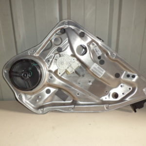 MOTEUR LÈVE VITRE ELECTRIQUE (AR- DROIT) COMPLET MERCEDES CLASSE C W204 REF: 2048200542