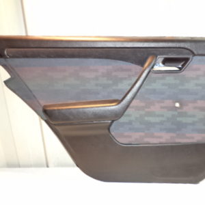 PANNEAU / GARNITURE DE PORTE ARRIÈRE GAUCHE POUR MERCEDES CLASSE C W202 REF: 2027300170