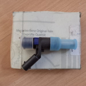 INJECTEUR DE CARBURANT (ESSENCE) D'ORIGINE MERCEDES CLASSE A ET B REF: 0000788849