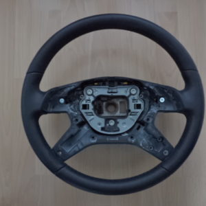 VOLANT EN CUIR POUR MERCEDES CLASSE C W204 FACELIFT / E W212 / B W246 / CLS W218 REF: 2464602X3
