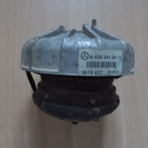 SUPPORT MOTEUR DROIT OU GAUCHE POUR VIANO / VITO W639 REF: 63924104013