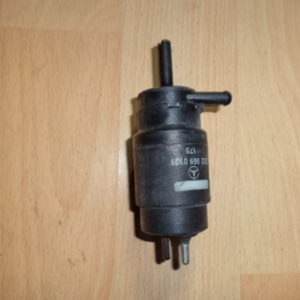 POMPE DE LAVE GLACE MERCEDES CLASSE W201 / W202 / W124 / W210 / W126 REF: 2028690121