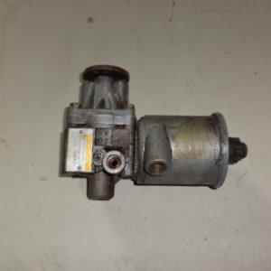 POMPE DE DIRECTION ASSISTÉE POUR MERCEDES CLASSE C W202 C180 - 200 / E W124 / SL9 R12 REF: 2104662601