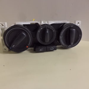 COMMANDE CHAUFFAGE ET CLIM D’ORIGINE VW GOLF 4 / BORA / LUPO / POLO (6n2) REF: 1J0820045F