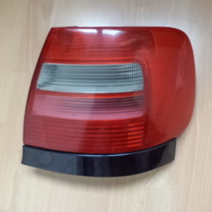 Feu arrière droit d'origine Audi A4 8D/B5 berline