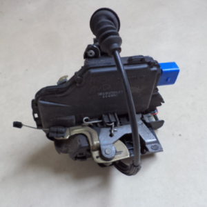 SERRURE DE PORTE ELECTRIQUE ( AVANT DROIT ) POUR SEAT / SKODA / VW POLO 9N REF: 3B1837016T