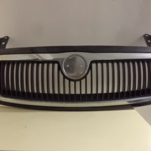 CALANDRE AVANT D’ORIGINE SKODA FABIA REF: 6Y0853668 / 6Y0 853 668
