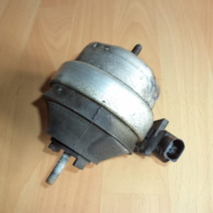SUPPORT MOTEUR AVEC CAPTEUR D'ORIGINE AUDI A6 V6 2.5 TDI QUATTRO REF: 4B0199379E