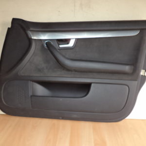 Panneau De Porte Avant Droit Complet Pour Audi A4 Ref: 8E1867106
