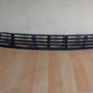 grille pare-chocs avant milieu d'origine audi A4 B5 phase 1 ref: 8D0807683