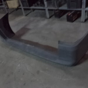 PARE CHOC ARRIÈRE POUR MERCEDES VITO W638   !!! PAS D'ENVOI !!!