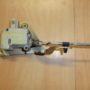 Actionneur moteur de réservoir d'origine SMART FORTWO ref: 0008736V003