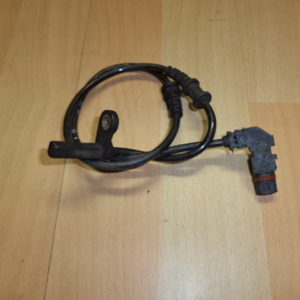 Capteur ABS avant d'origine Mercedes Classe C W204 ref: A2045400117 / 2045400117