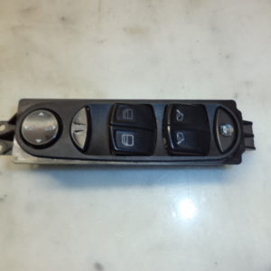 INTERRUPTEUR / COMMANDE LÈVE VITRE AVANT GAUCHE D’ORIGINE MERCEDES VITO W639 REF: A6395451313 / 639 545 13 13