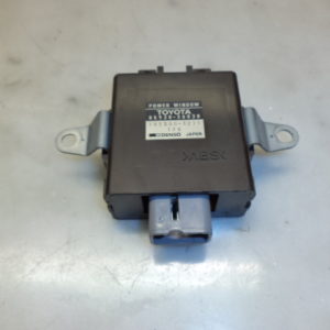 MODULE ELECTRONIQUE D’ORIGINE TOYOTA HIACE 4