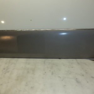 BAGUETTE DE PORTE AVANT DROIT D’ORIGINE MERECEDS W124 REF: 1246901640