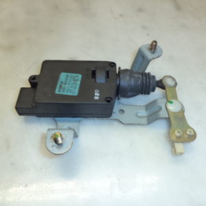 MOTEUR FERMETURE CENTRALISÉ ÉLECTRIQUE COFFRE HAYON HYUNDAI SANTA FE RÉF: 95750-26000