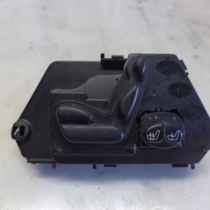 INTERRUPTEUR, COMMANDE, RÉGLAGE DU SIÈGE ARRIÈRE DROIT D'ORIGINE MERCEDES CLASSE S W220 REF: 2208212479 / 220 821 24 79