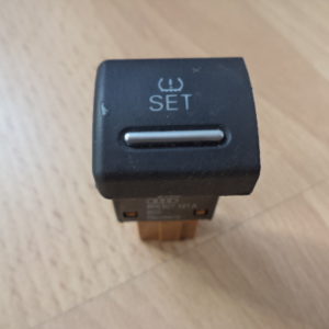 INTERRUPTEUR ( PNEUS ) D'ORIGINE AUDI A3 8P SPORTBACK REF: 8P0927121A