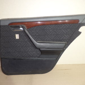 PANNEAU DE PORTE ARRIÈRE DROIT D’ORIGINE MERCEDES CLASSE C W202 REF: 2027300270