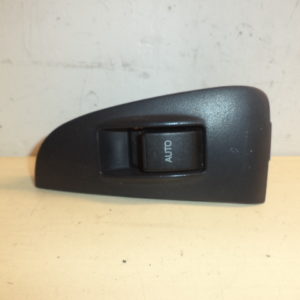 INTERRUPTEUR / BOUTON DE LÈVE VITRE D’ORIGINE TOYOTA AVENSIS T25 REF: 8481005050