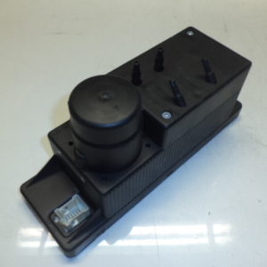 POMPE VERROUILLAGE CENTRALISE D'ORIGINE MERCEDES W202 W208 W210 REF: 2108000048 / 0132006388