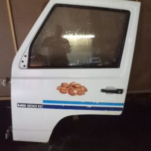 PORTE AVANT GAUCHE ( NU ) POUR MERCEDES MB100 W631
