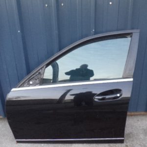 PORTE AVANT GAUCHE NOIR ( VIDE ) POUR MERCEDES CLASSE C W204 ( AVANTGARDE – BERLINE )