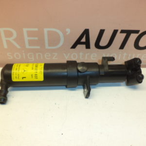 GICLEUR / BUSE DE LAVE-PHARE AVANT GAUCHE D’ORIGINE MERCEDES CLASSE C W204 REF: 2218600147 / 221 860 01 47