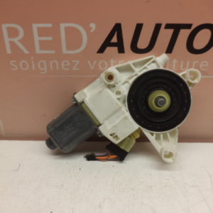 MOTEUR LÈVE VITRE AVANT DROIT D’ORIGINE MERCEDES CLASSE R W251 / ML 164 REF: A2518200208 / 251 820 0208