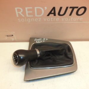 POMMEAU DE LEVIER DE VITESSE EN CUIR D’ORIGINE AUDI A4 REF: 8E0 864 261 / 8E0 864 261