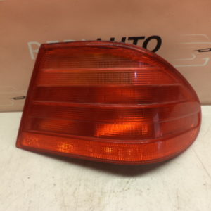 FEU ARRIERE DROIT D’ORIGINE MERCEDES CLASSE E W210 REF: A2108200264 / 210 820 02 64