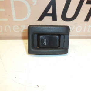 INTERRUPTEUR / BOUTON LEVE VITRE ARRIERE DROIT D'ORIGINE MERCEDES CLASSE S W126 REF: 0008208410 / 000 820 84 10