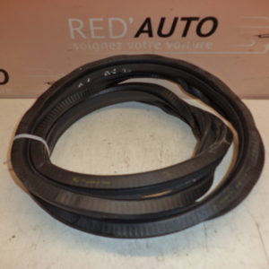 JOINT DE PORTE AVANT DROITE D’ORIGINE AUDI A6 4B