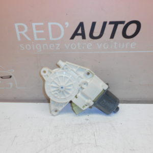 MOTEUR LEVE VITRE ARRIERE DROIT MERCEDES CLASSE C W204 / E W212 REF: A2048200642 / 204 820 06 42