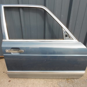 PORTE AVANT DROITE ( vide ) POUR MERCEDES CLASSE S W126