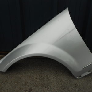AILE AVANT GAUCHE POUR MERCEDES CLASSE C W204 ( BERLINE ) code couleur C775